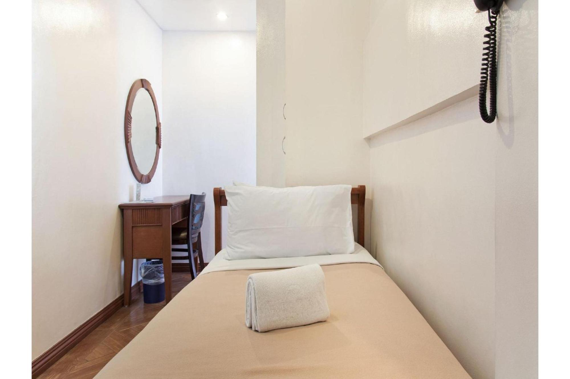 Townhouse Oak Avitel Hotel Near Osmena Highway, Pnr Pasay Station, Metro Manila Makati City Dış mekan fotoğraf
