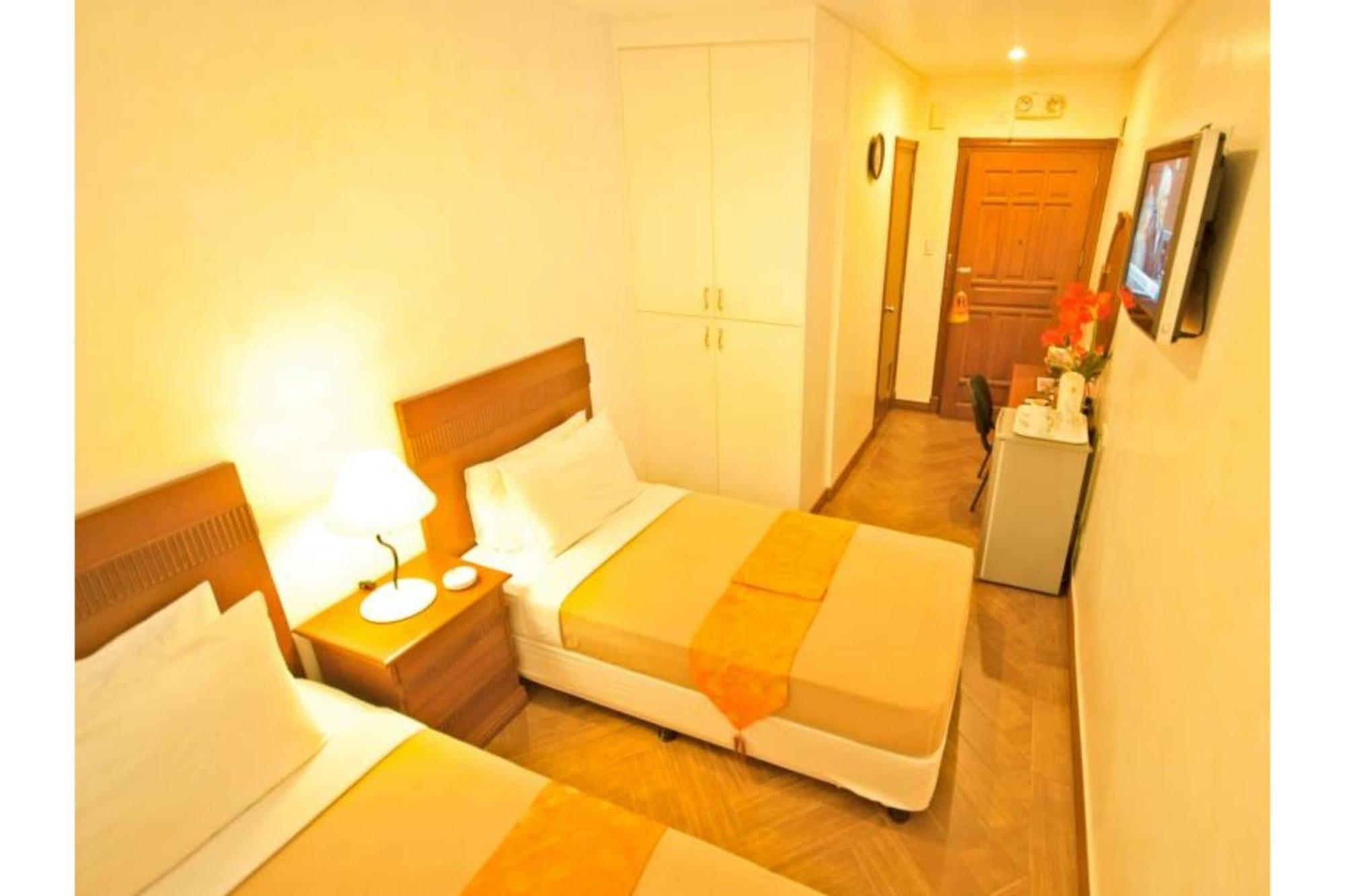 Townhouse Oak Avitel Hotel Near Osmena Highway, Pnr Pasay Station, Metro Manila Makati City Dış mekan fotoğraf