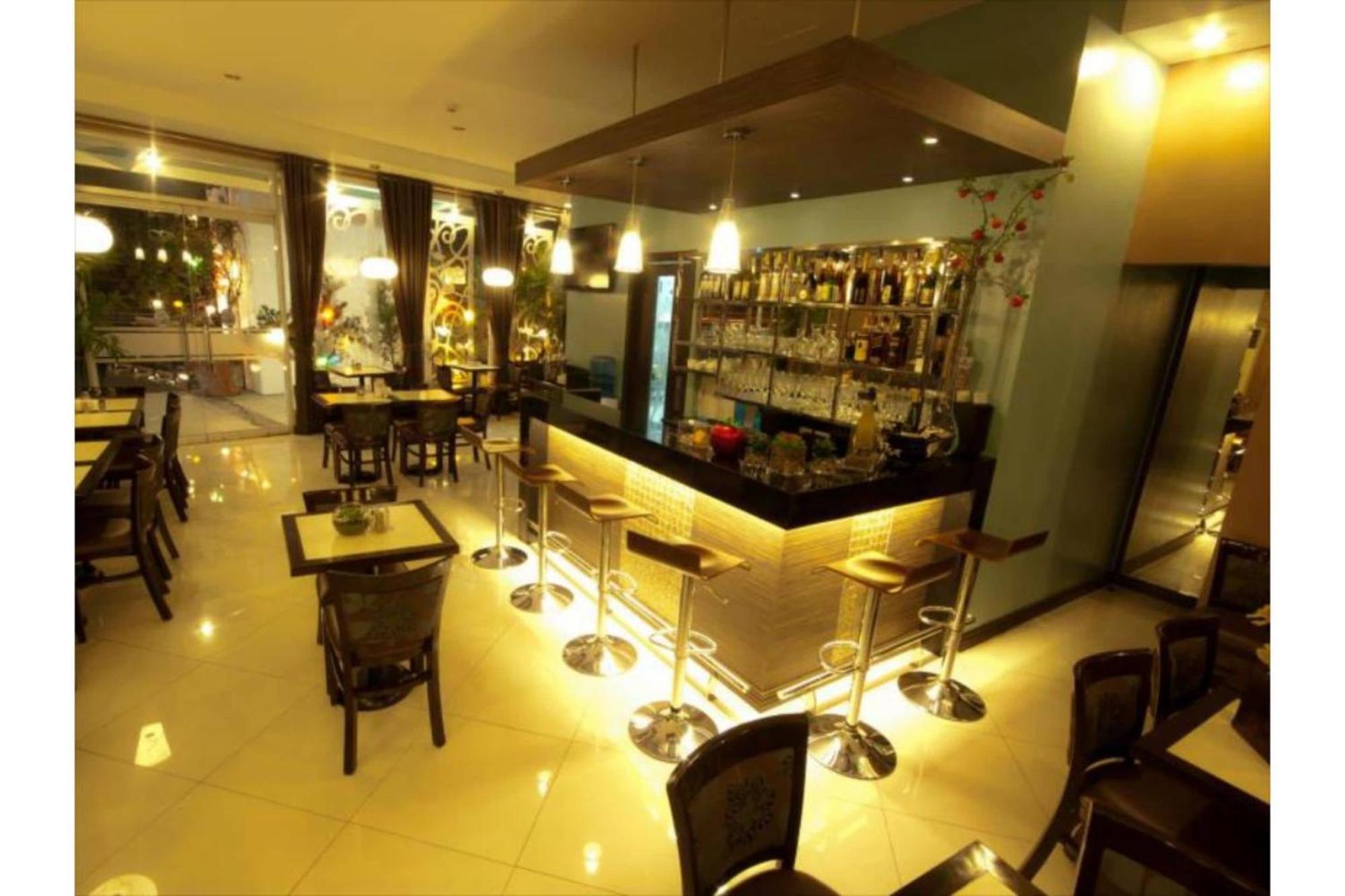 Townhouse Oak Avitel Hotel Near Osmena Highway, Pnr Pasay Station, Metro Manila Makati City Dış mekan fotoğraf